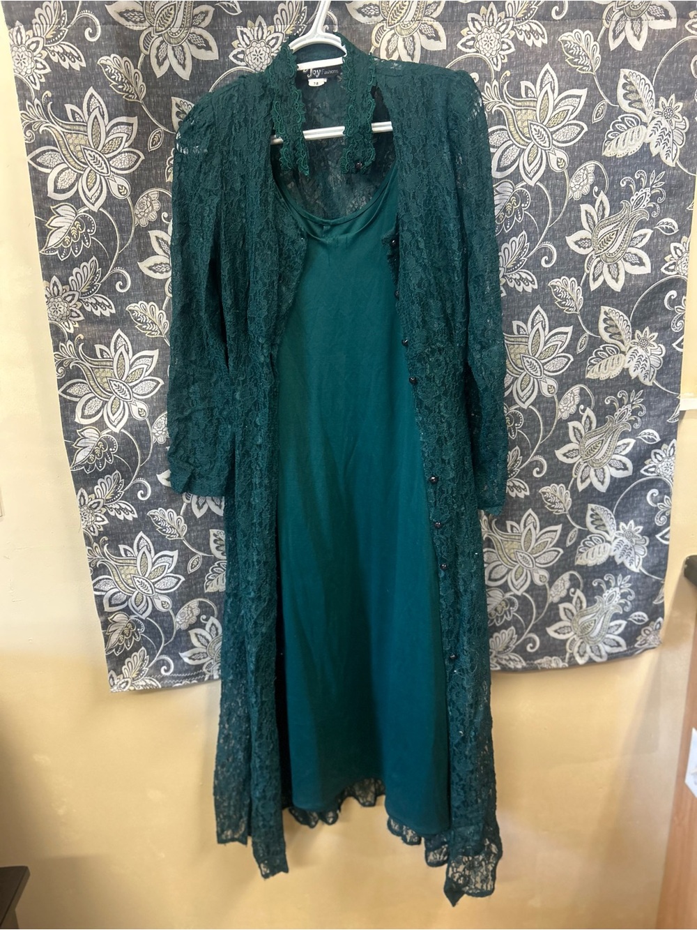 Vintage 80’s-90’s Dawn Joy Fashions Emerald Green Lace Overlay Dress Choker Net